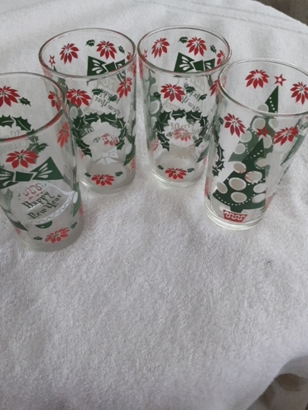 Vintage Holiday Poinsettia & Christmas Tree Drinking Glasses - Set of 4
